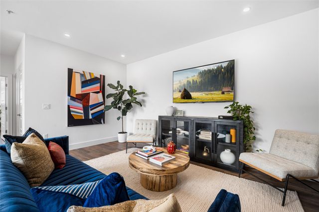 1615 E 7th ST 208, Austin, TX 78702