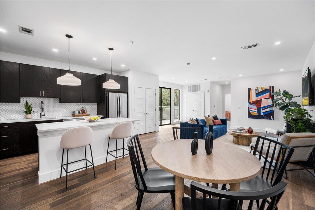 1615 E 7th ST 208, Austin, TX 78702