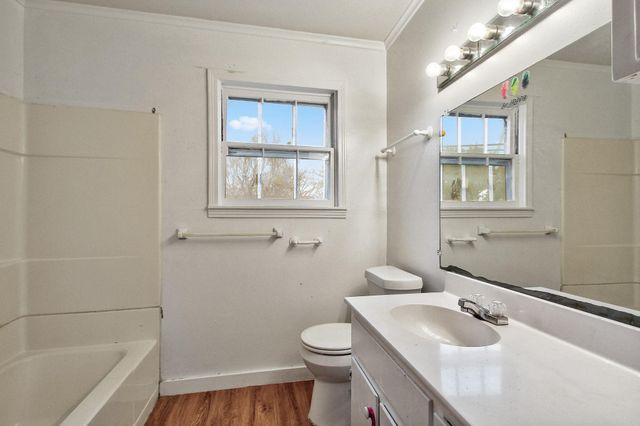 921 W 5th ST, Taylor, TX 76574