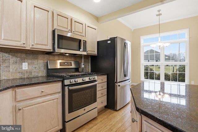 63 LONGWOOD DR, Mechanicsburg, PA 17050