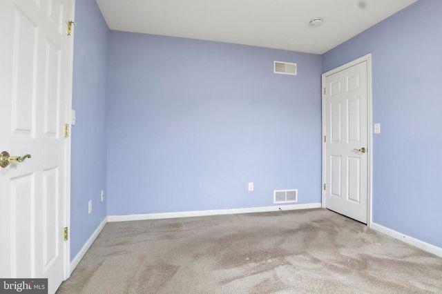 63 LONGWOOD DR, Mechanicsburg, PA 17050