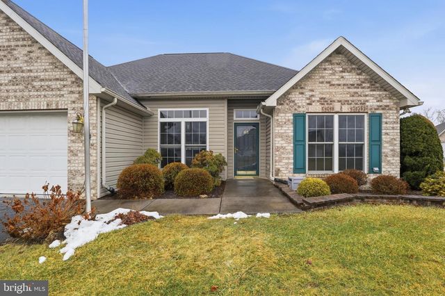 63 LONGWOOD DR, Mechanicsburg, PA 17050