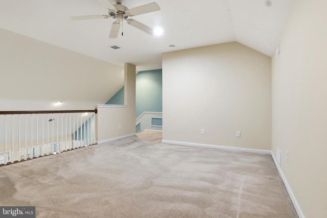 63 LONGWOOD DR, Mechanicsburg, PA 17050