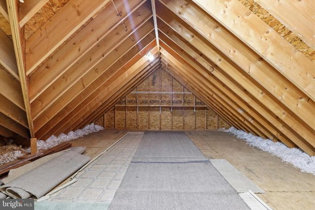 63 LONGWOOD DR, Mechanicsburg, PA 17050