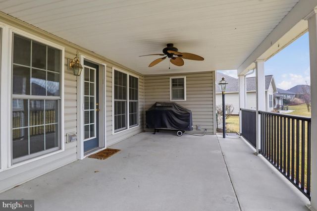 63 LONGWOOD DR, Mechanicsburg, PA 17050