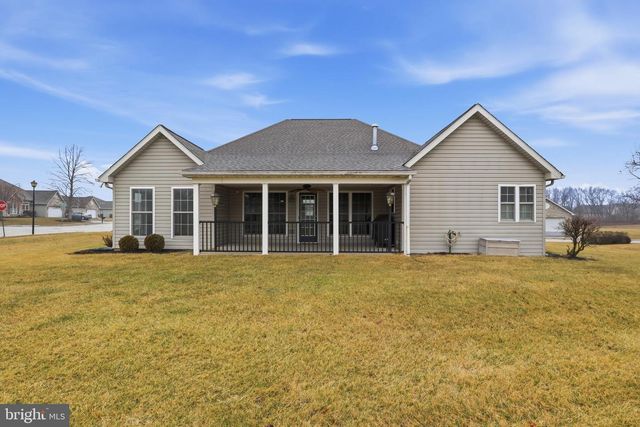 63 LONGWOOD DR, Mechanicsburg, PA 17050