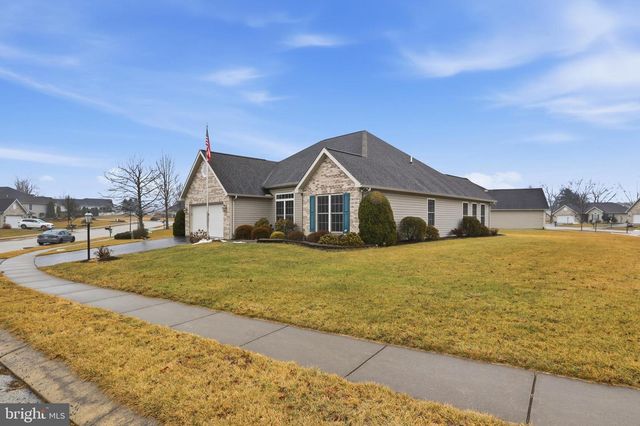 63 LONGWOOD DR, Mechanicsburg, PA 17050