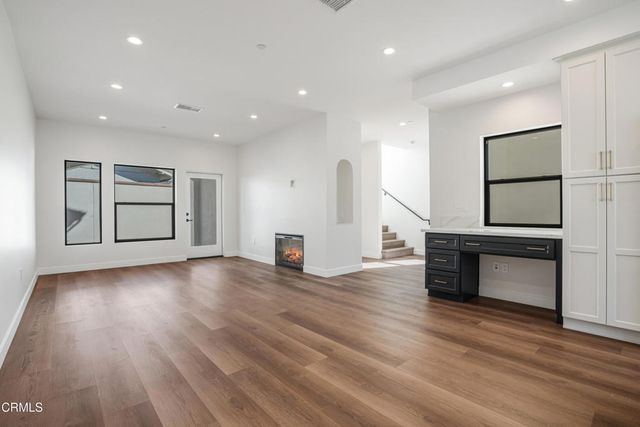 136 N Oakview Drive 103, Thousand Oaks, CA 91362