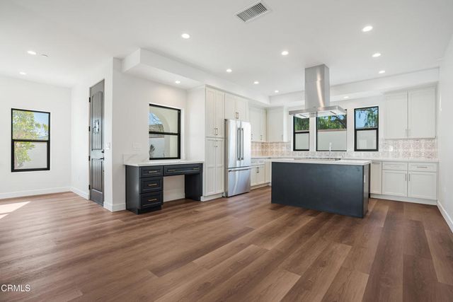 136 N Oakview Drive 103, Thousand Oaks, CA 91362