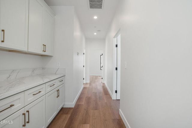 136 N Oakview Drive 103, Thousand Oaks, CA 91362