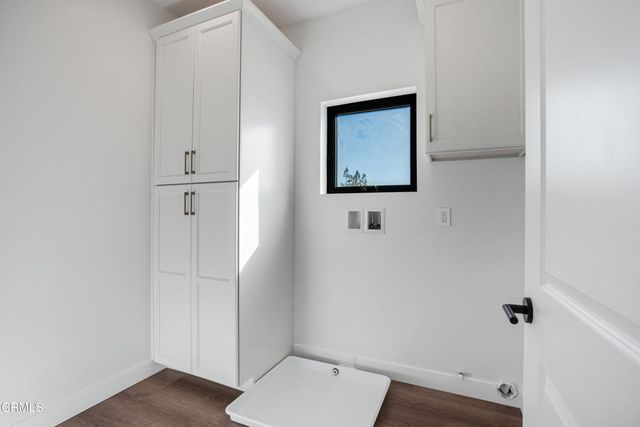 136 N Oakview Drive 103, Thousand Oaks, CA 91362