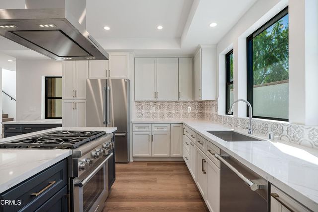 136 N Oakview Drive 103, Thousand Oaks, CA 91362