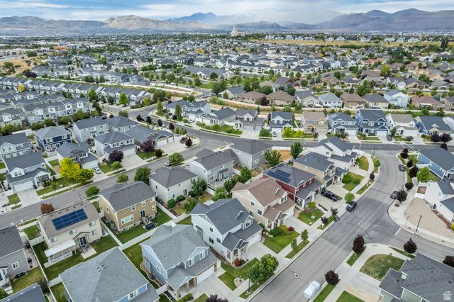3695 W DESERT MEADOW WAY, South Jordan, UT 84009