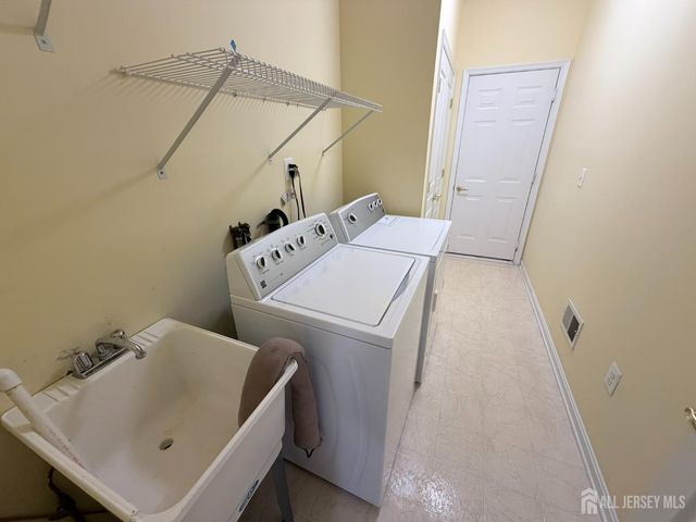 556 NE Harrier Drive, Monroe, NJ 08831