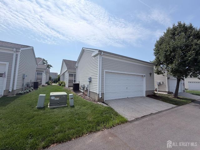 556 NE Harrier Drive, Monroe, NJ 08831
