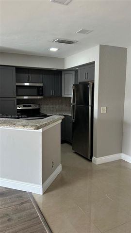 3430 N Pinewalk Dr N 624, Margate, FL 33063