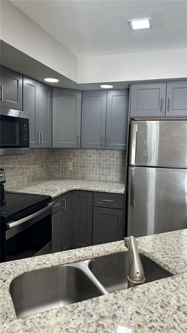 3430 N Pinewalk Dr N 624, Margate, FL 33063