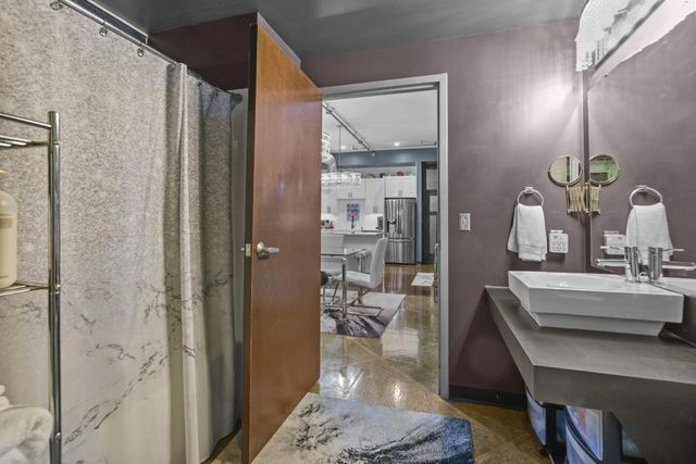 350 Saint Peter Street 512, Saint Paul, MN 55102