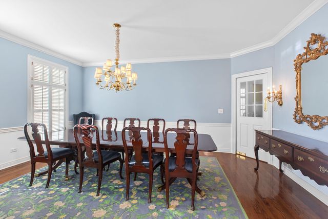 130 Carriage Trail, Barrington, IL 60010