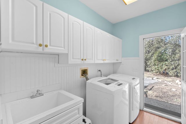 130 Carriage Trail, Barrington, IL 60010