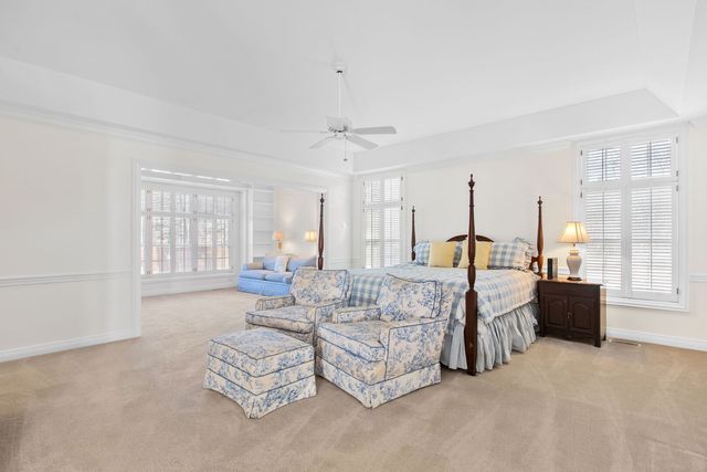 130 Carriage Trail, Barrington, IL 60010