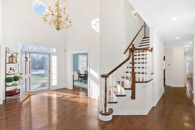 130 Carriage Trail, Barrington, IL 60010