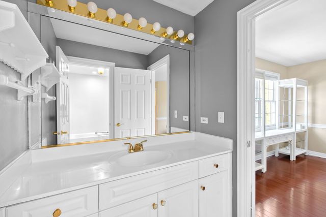 130 Carriage Trail, Barrington, IL 60010