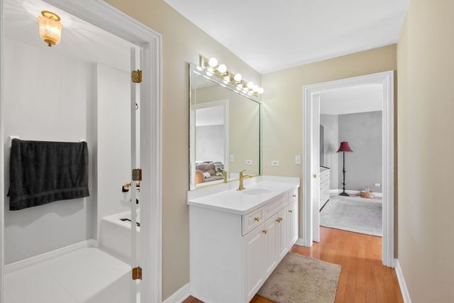 130 Carriage Trail, Barrington, IL 60010