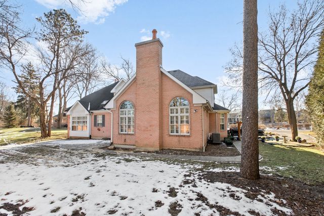 130 Carriage Trail, Barrington, IL 60010