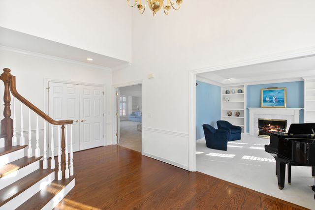 130 Carriage Trail, Barrington, IL 60010