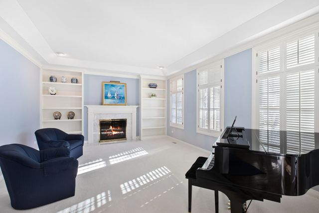 130 Carriage Trail, Barrington, IL 60010