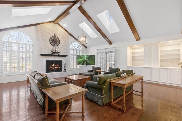 130 Carriage Trail, Barrington, IL 60010