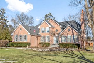 130 Carriage Trail, Barrington, IL 60010