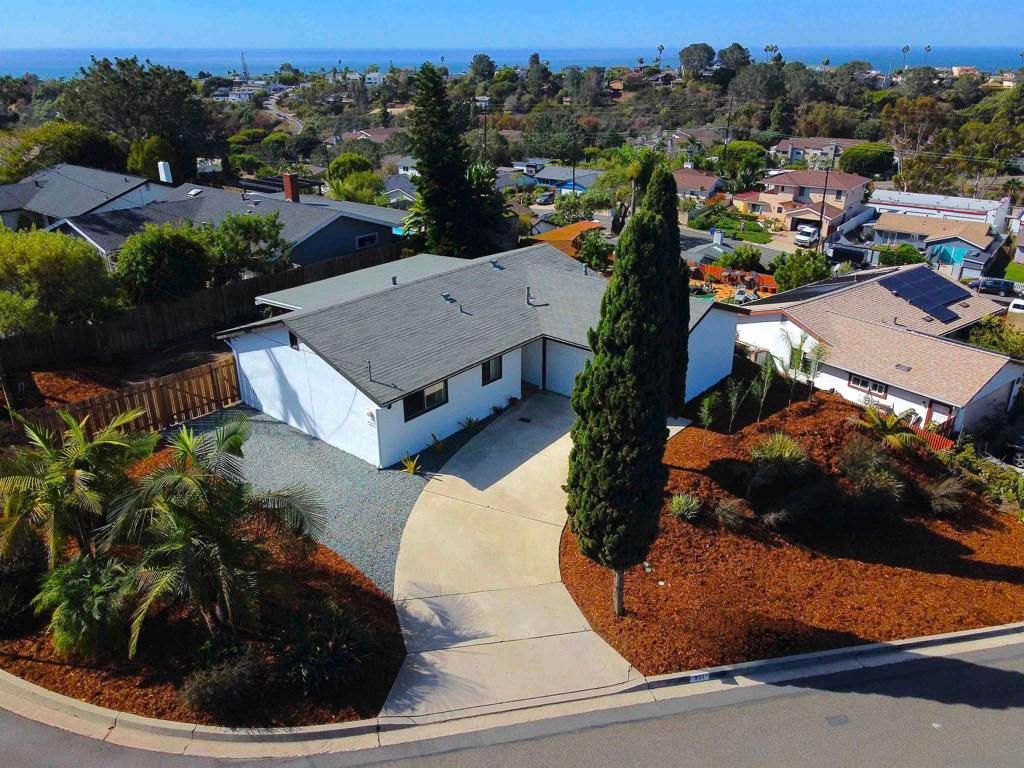 951 Emma, Cardiff By The Sea, CA 92007 — photo 2
