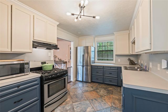 4801 44th Street, Dickinson, TX 77539
