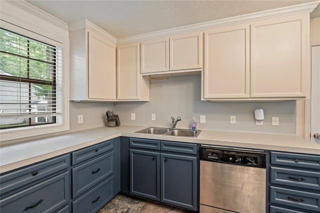 4801 44th Street, Dickinson, TX 77539