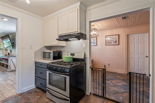 4801 44th Street, Dickinson, TX 77539