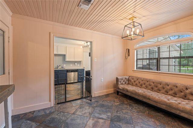 4801 44th Street, Dickinson, TX 77539