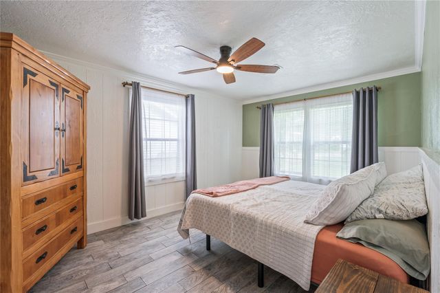 4801 44th Street, Dickinson, TX 77539