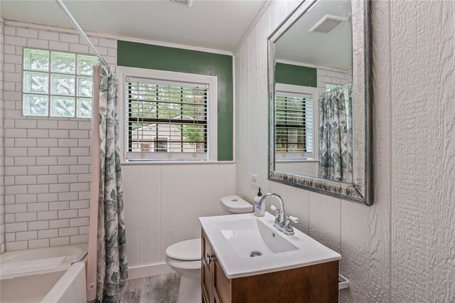 4801 44th Street, Dickinson, TX 77539