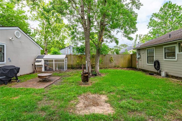 4801 44th Street, Dickinson, TX 77539