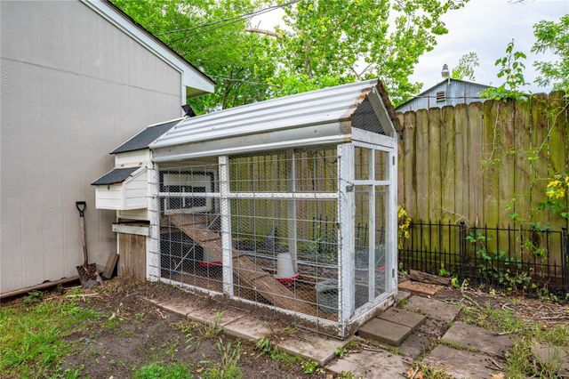 4801 44th Street, Dickinson, TX 77539