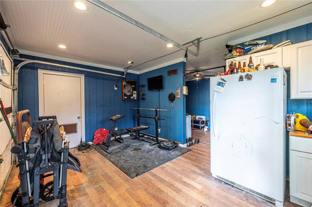 4801 44th Street, Dickinson, TX 77539