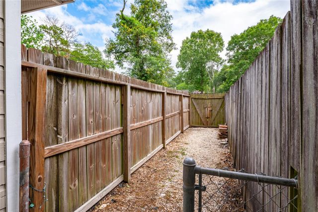 4801 44th Street, Dickinson, TX 77539