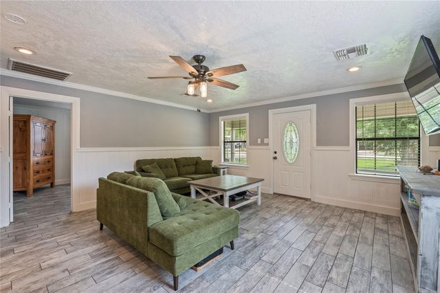 4801 44th Street, Dickinson, TX 77539