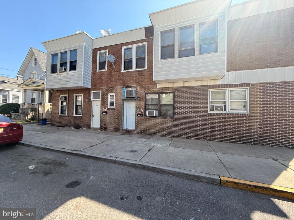 2001 WOODLYNNE AVE, Oaklyn, NJ 08107