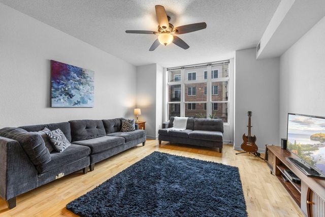 310 E 18th Street 201, Minneapolis, MN 55404