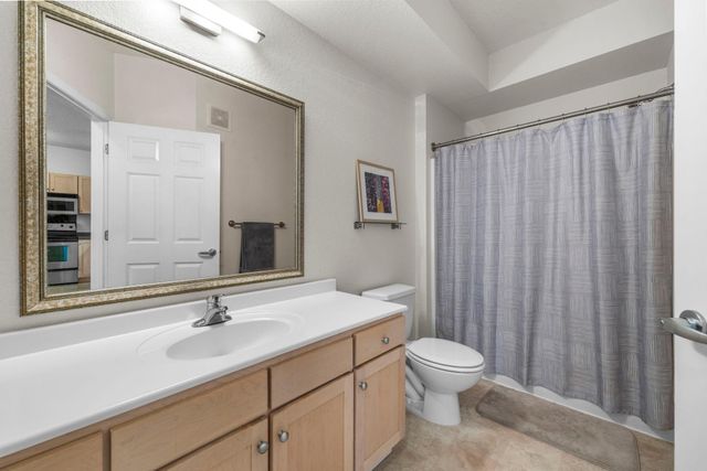 310 E 18th Street 201, Minneapolis, MN 55404