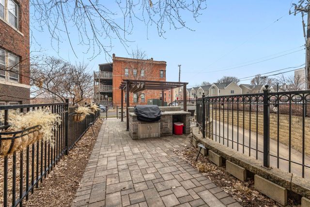 310 E 18th Street 201, Minneapolis, MN 55404