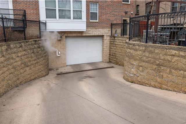 310 E 18th Street 201, Minneapolis, MN 55404